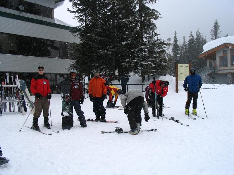 Direct3D People at Stevens Pass || Canon Powe/5.4 - 16.2mm@5 | 1/1000s | f3.5 | ISO50 || 2006-03-16 12:50:39