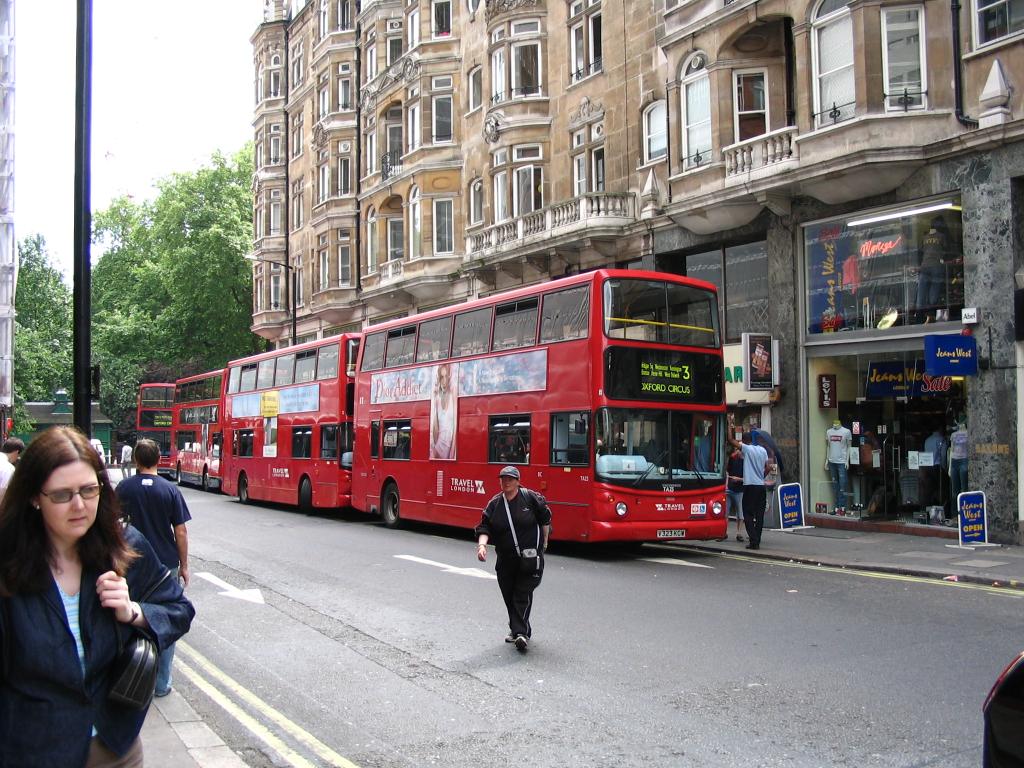 IMG_0622 || Canon Powe/5.4 - 16.2mm@5 | 1/250s | f2.8 | ISO50 || 2005-05-27 08:17:29