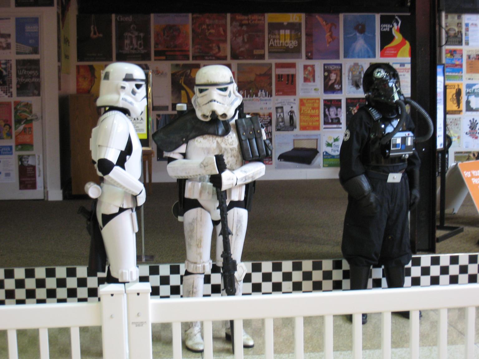 Mall Stormtroopers || Canon Powe/4.6 - 17.3mm@10.8 | 1/10s | f4.5 | ISO210 || 2007-09-15 14:02:49